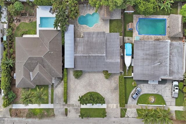 1910 N Hibiscus Dr, North Miami, FL 33181