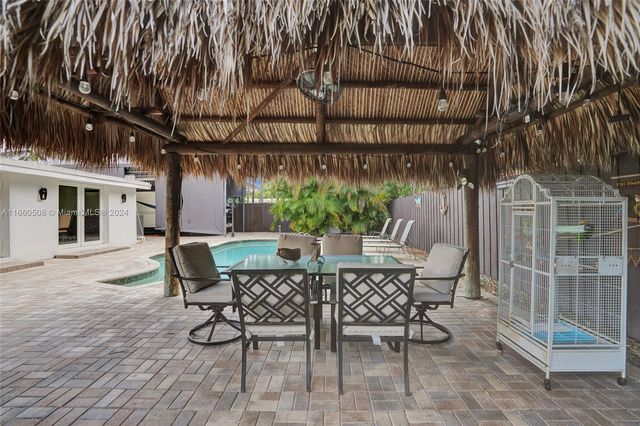 1910 N Hibiscus Dr, North Miami, FL 33181