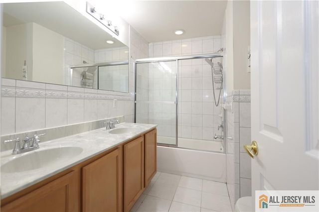 125 Adamecs Way 26, South Amboy, NJ 08879