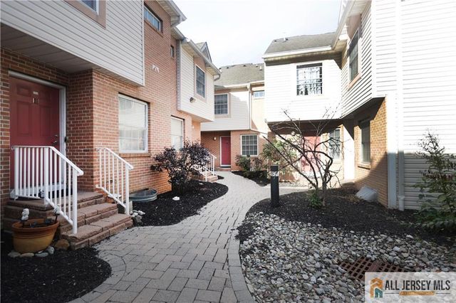 125 Adamecs Way 26, South Amboy, NJ 08879
