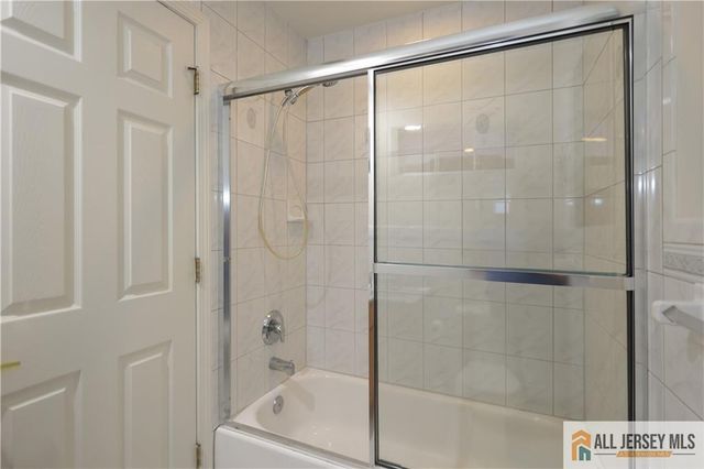 125 Adamecs Way 26, South Amboy, NJ 08879