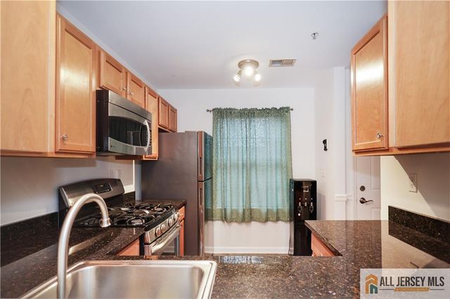 125 Adamecs Way 26, South Amboy, NJ 08879