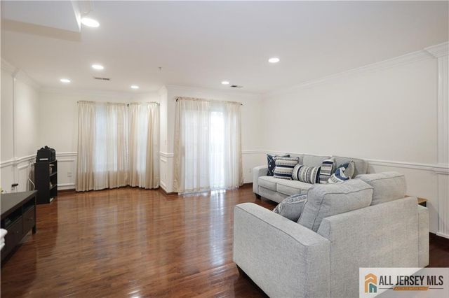 125 Adamecs Way 26, South Amboy, NJ 08879