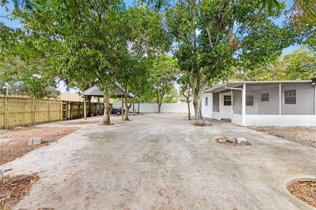 17144 NW 24th Pl, Miami Gardens, FL 33056