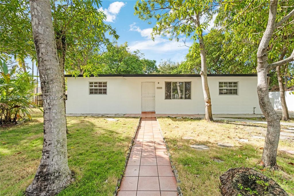 17144 NW 24th Pl, Miami Gardens, FL 33056