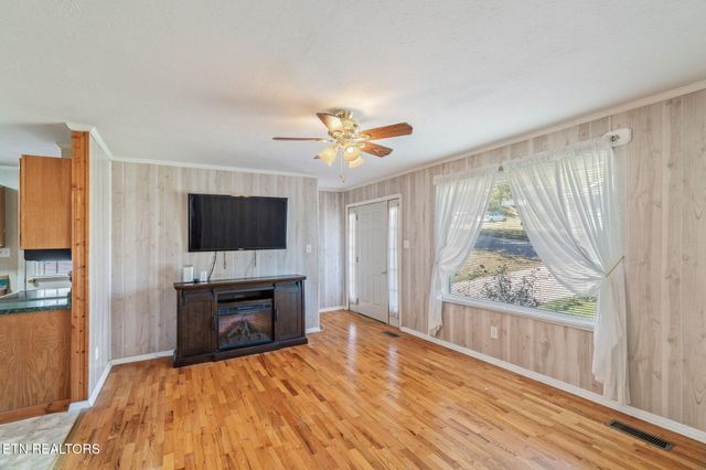 906 Cumberland St., Harriman, TN 37748