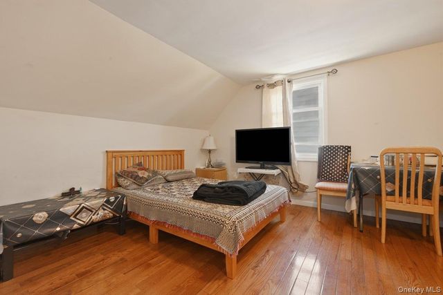105 N Montague Street, Valley Stream, NY 11580