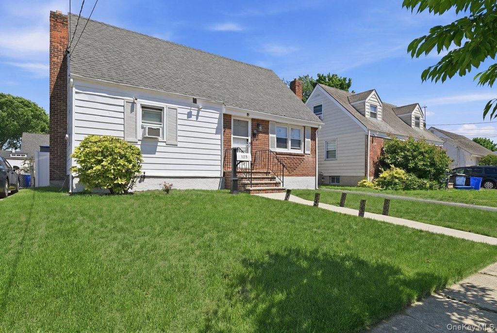 105 N Montague Street, Valley Stream, NY 11580