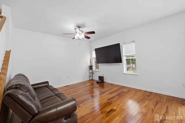 4 Masters Boulevard 4, Piscataway, NJ 08854