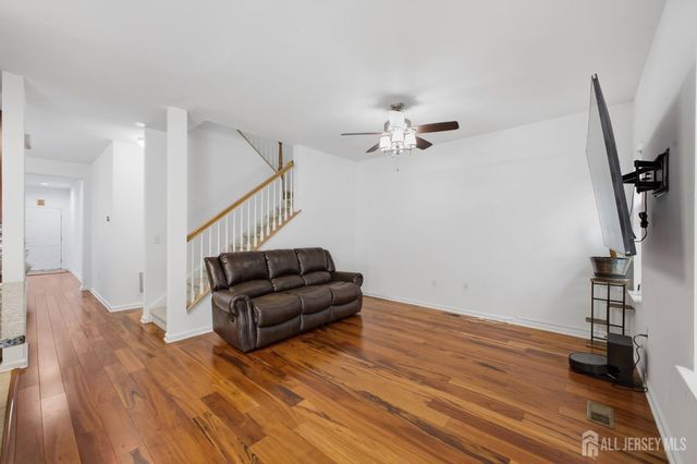 4 Masters Boulevard 4, Piscataway, NJ 08854