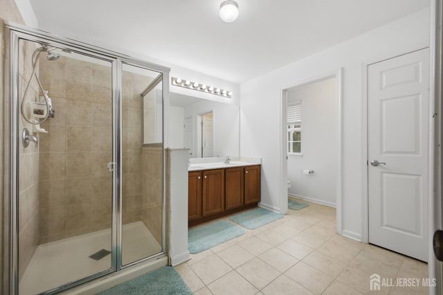 4 Masters Boulevard 4, Piscataway, NJ 08854