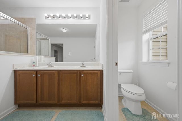 4 Masters Boulevard 4, Piscataway, NJ 08854