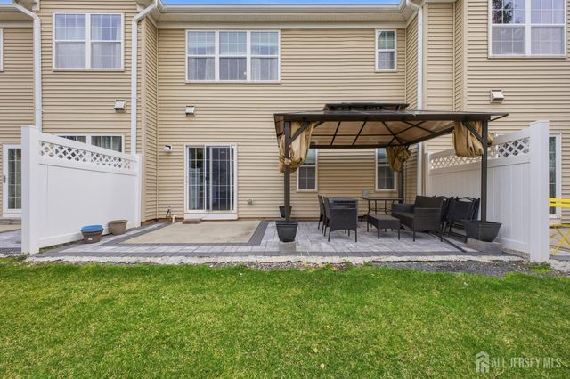 4 Masters Boulevard 4, Piscataway, NJ 08854