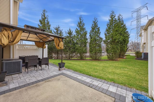 4 Masters Boulevard 4, Piscataway, NJ 08854