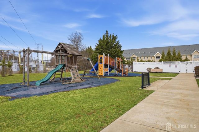 4 Masters Boulevard 4, Piscataway, NJ 08854