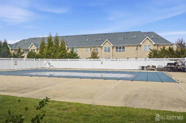 4 Masters Boulevard 4, Piscataway, NJ 08854