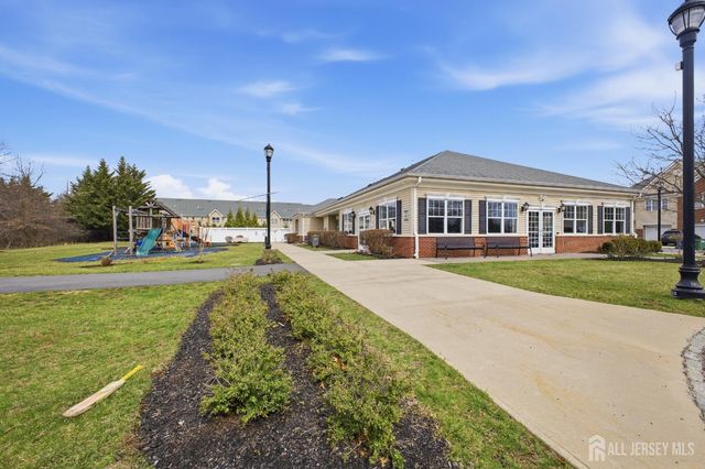 4 Masters Boulevard 4, Piscataway, NJ 08854