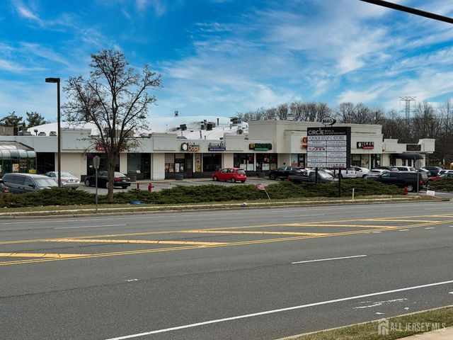 4 Masters Boulevard 4, Piscataway, NJ 08854