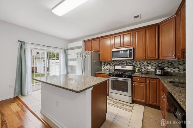 4 Masters Boulevard 4, Piscataway, NJ 08854