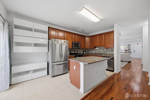 4 Masters Boulevard 4, Piscataway, NJ 08854