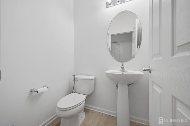 4 Masters Boulevard 4, Piscataway, NJ 08854