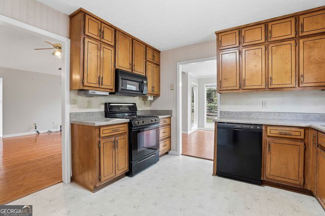 140 Chesterfield Court, Fayetteville, GA 30214