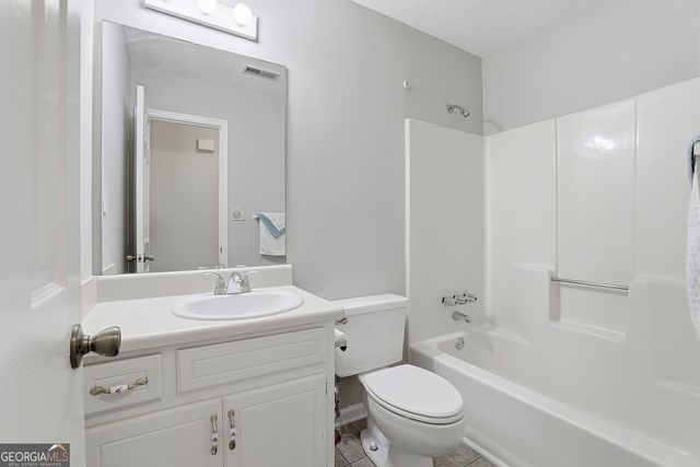 140 Chesterfield Court, Fayetteville, GA 30214