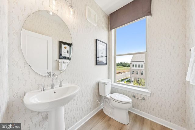 6709 BELCREST RD, Hyattsville, MD 20782