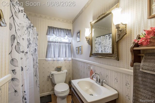202 Park Avenue, Holly Village, MI 48442