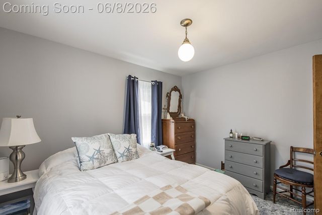 202 Park Avenue, Holly Village, MI 48442
