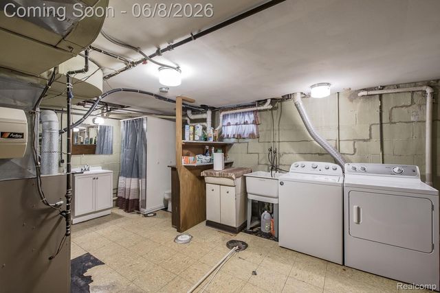 202 Park Avenue, Holly Village, MI 48442