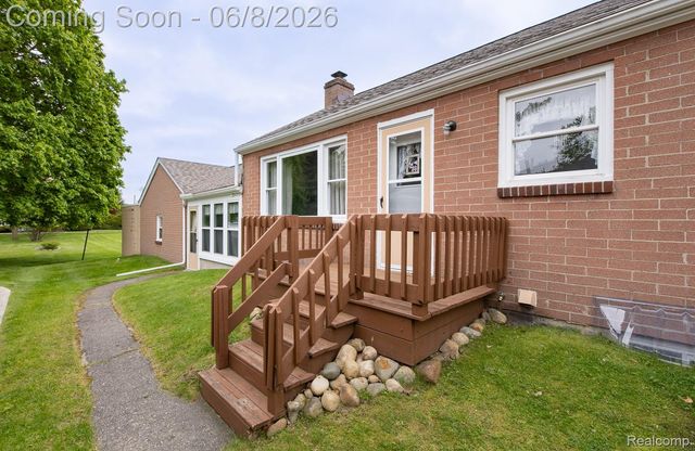 202 Park Avenue, Holly Village, MI 48442