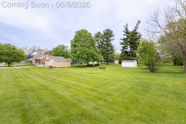 202 Park Avenue, Holly Village, MI 48442