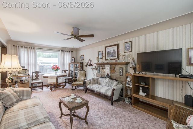 202 Park Avenue, Holly Village, MI 48442