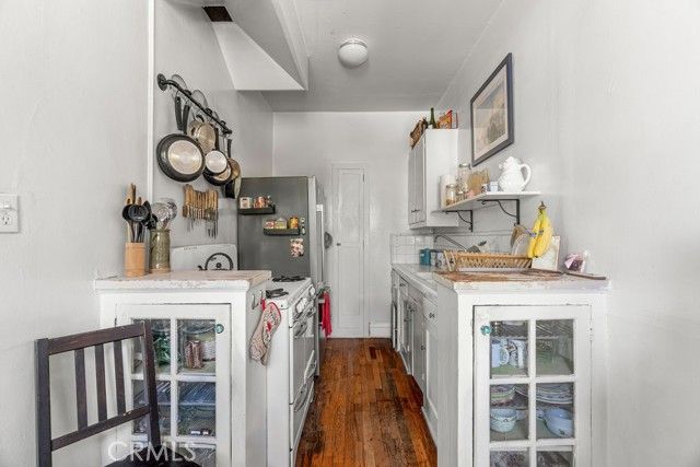 5424 Franklin Avenue, Los Angeles, CA 90027