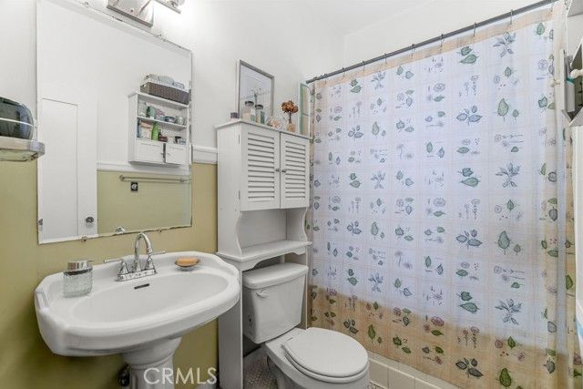 5424 Franklin Avenue, Los Angeles, CA 90027