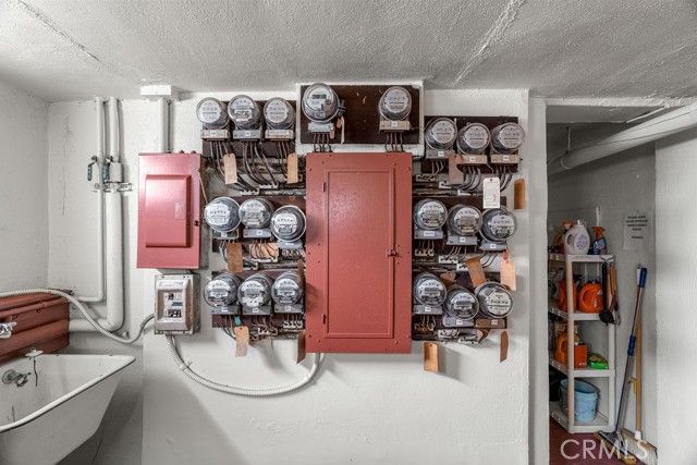 5424 Franklin Avenue, Los Angeles, CA 90027