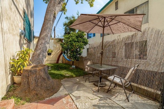 5424 Franklin Avenue, Los Angeles, CA 90027