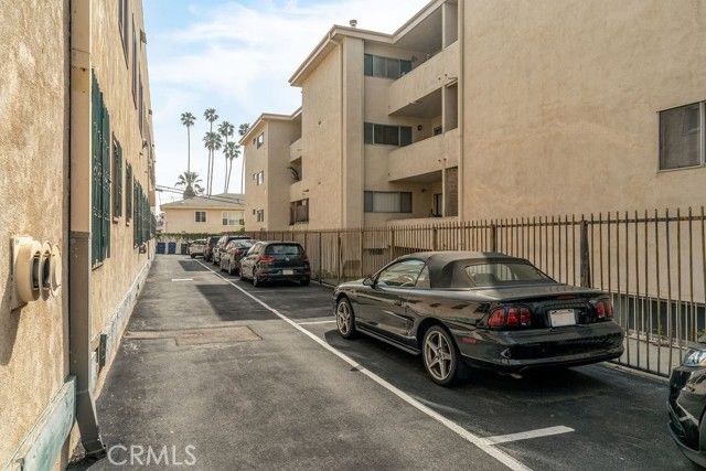 5424 Franklin Avenue, Los Angeles, CA 90027