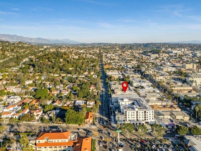 5424 Franklin Avenue, Los Angeles, CA 90027