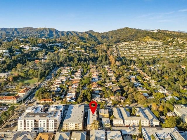 5424 Franklin Avenue, Los Angeles, CA 90027