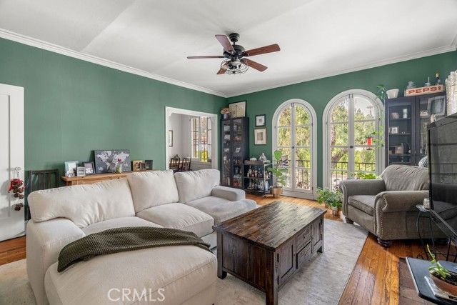 5424 Franklin Avenue, Los Angeles, CA 90027