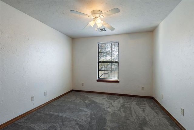 9 NW Forest Ln, Lawton, OK 73505