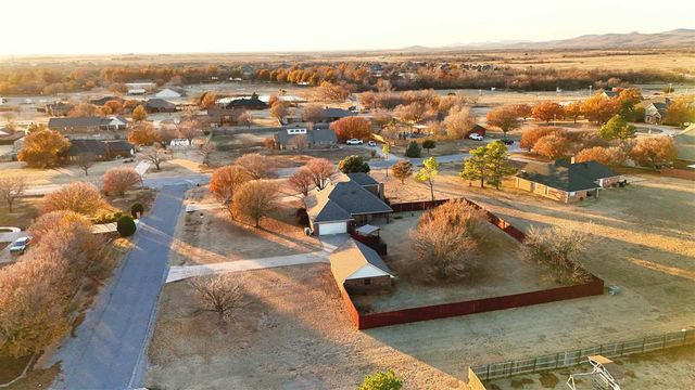 9 NW Forest Ln, Lawton, OK 73505