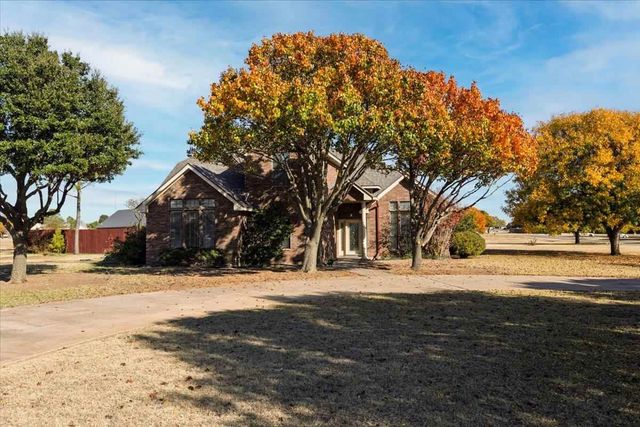 9 NW Forest Ln, Lawton, OK 73505