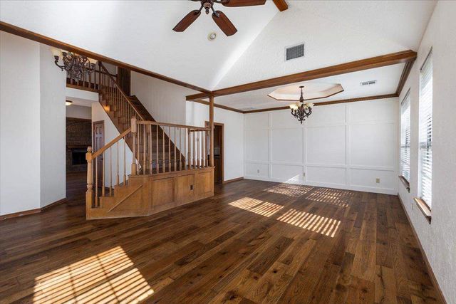 9 NW Forest Ln, Lawton, OK 73505