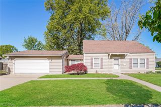 2910 Elmwood Street, Cuyahoga Falls, OH 44221
