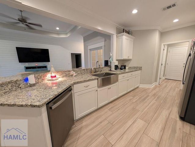 379 Harbour Island Circle, Waverly, GA 31565