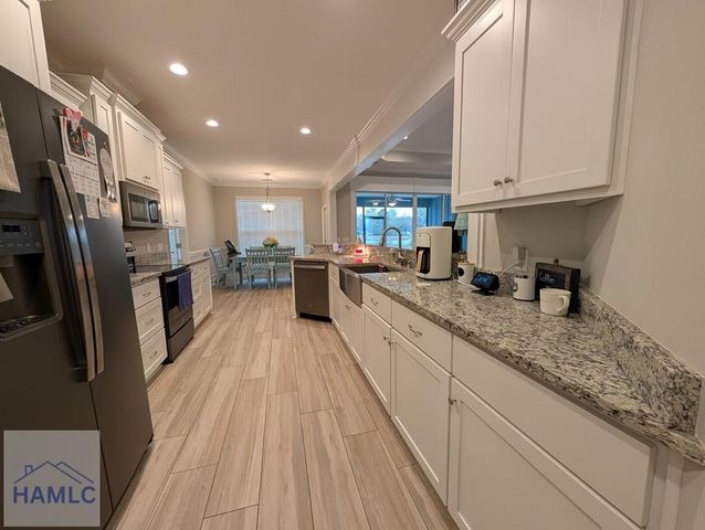 379 Harbour Island Circle, Waverly, GA 31565