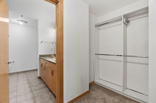 215 10th Avenue S 230, Minneapolis, MN 55415